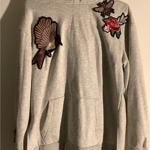 Cute sweatshirt with patches/winter is coming soon!